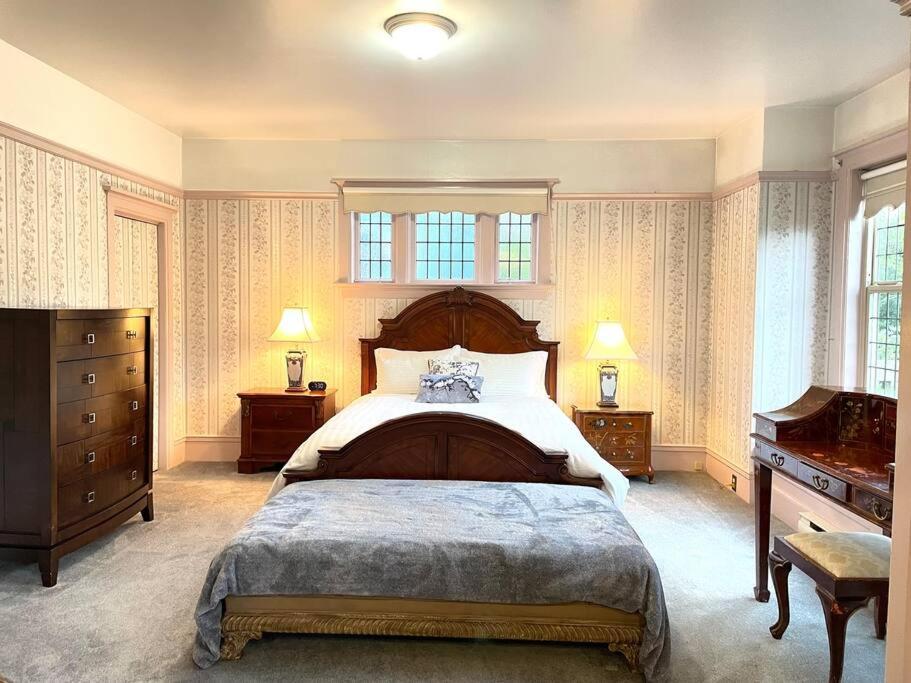 Parlor Suite In Heritage Manor, Fairfield, Near Dt Виктория Екстериор снимка