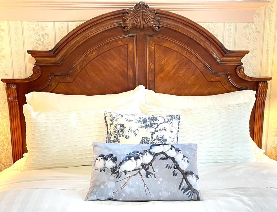 Parlor Suite In Heritage Manor, Fairfield, Near Dt Виктория Екстериор снимка
