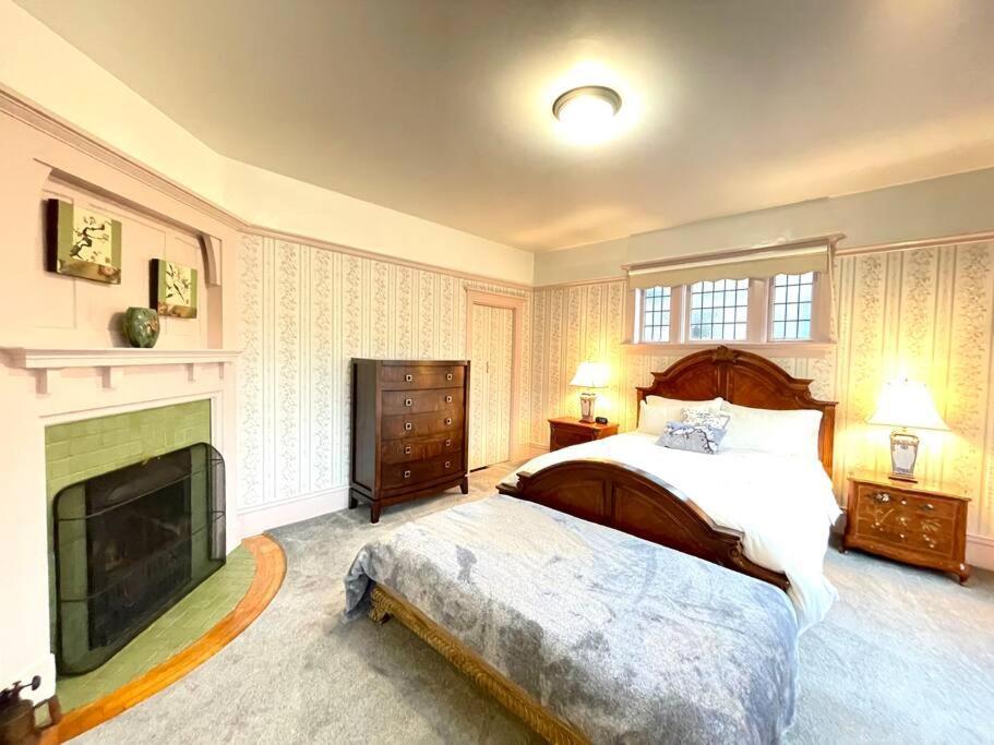 Parlor Suite In Heritage Manor, Fairfield, Near Dt Виктория Екстериор снимка