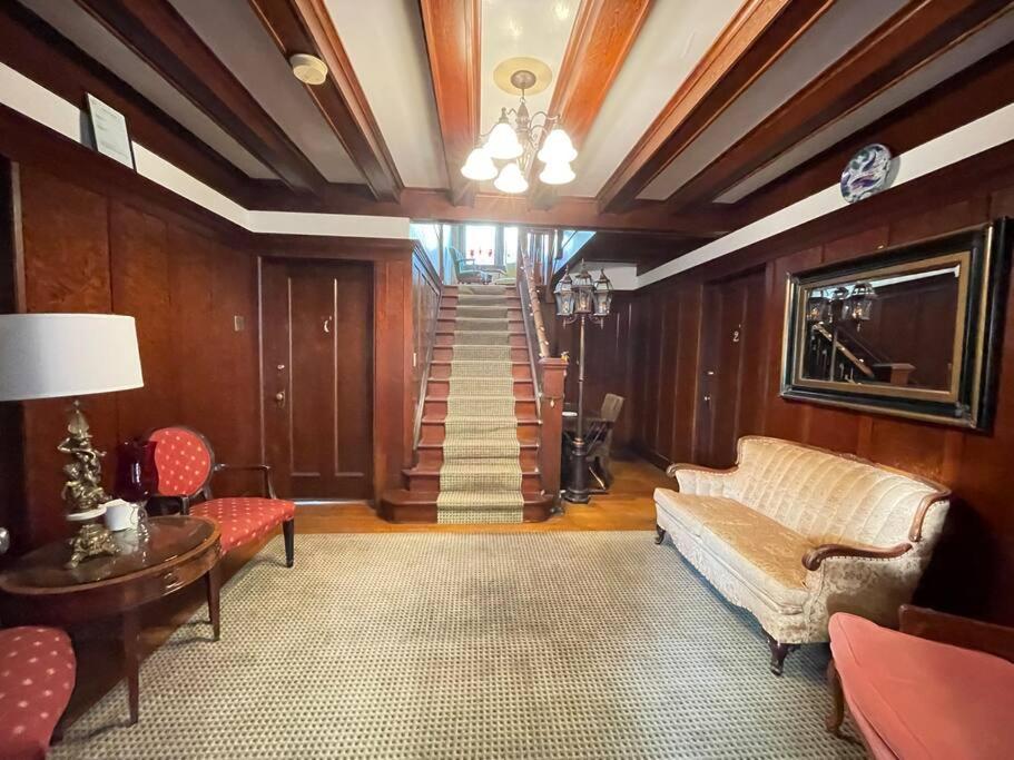 Parlor Suite In Heritage Manor, Fairfield, Near Dt Виктория Екстериор снимка